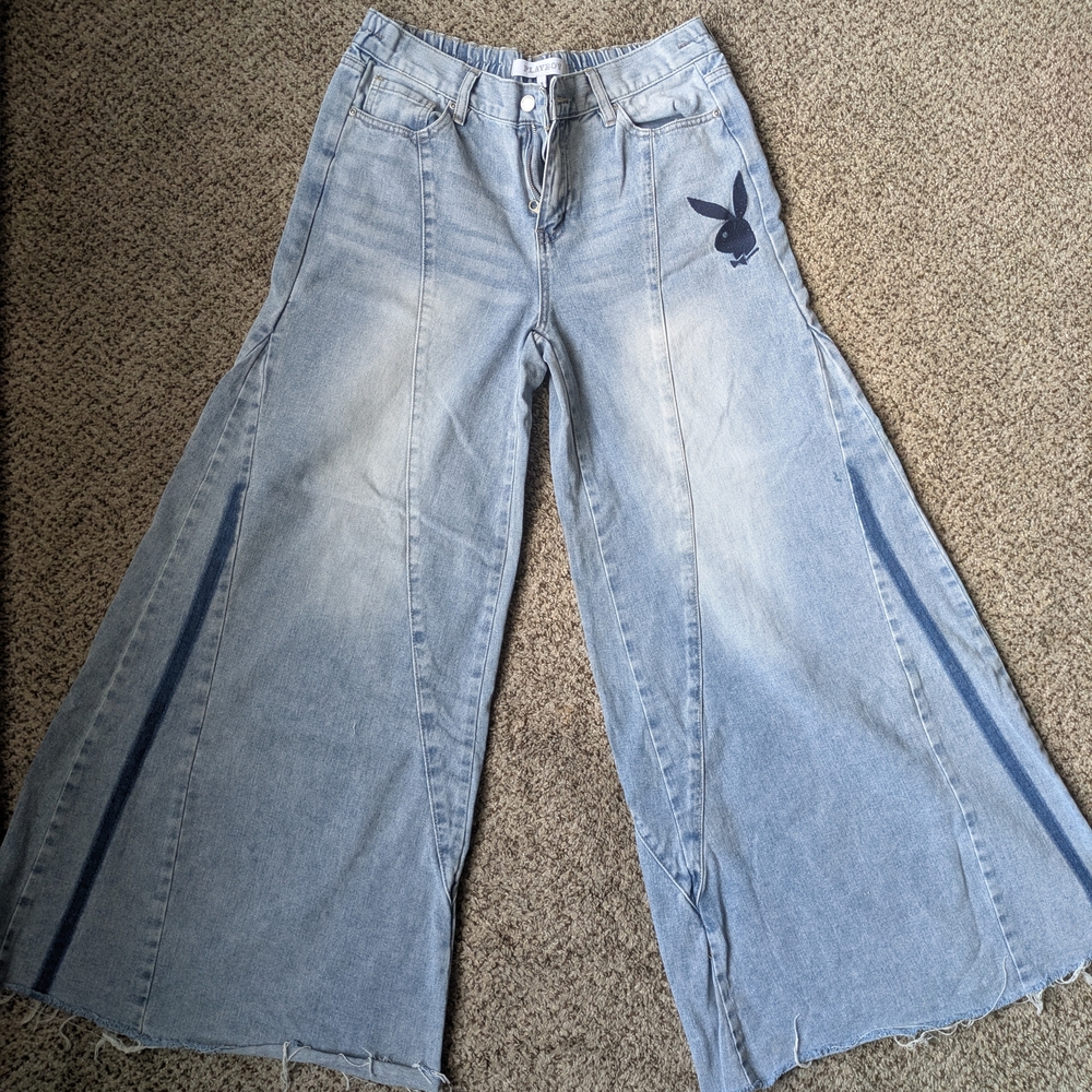 Wide-Leg Jeans